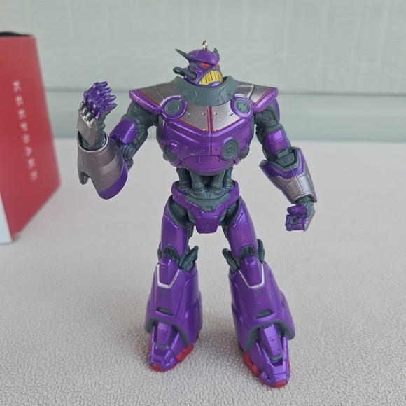 Hallmark Disney Pixar Buzz Lightyear Zurg Ornament Purple Robot Christmas - Picture 2 of 10